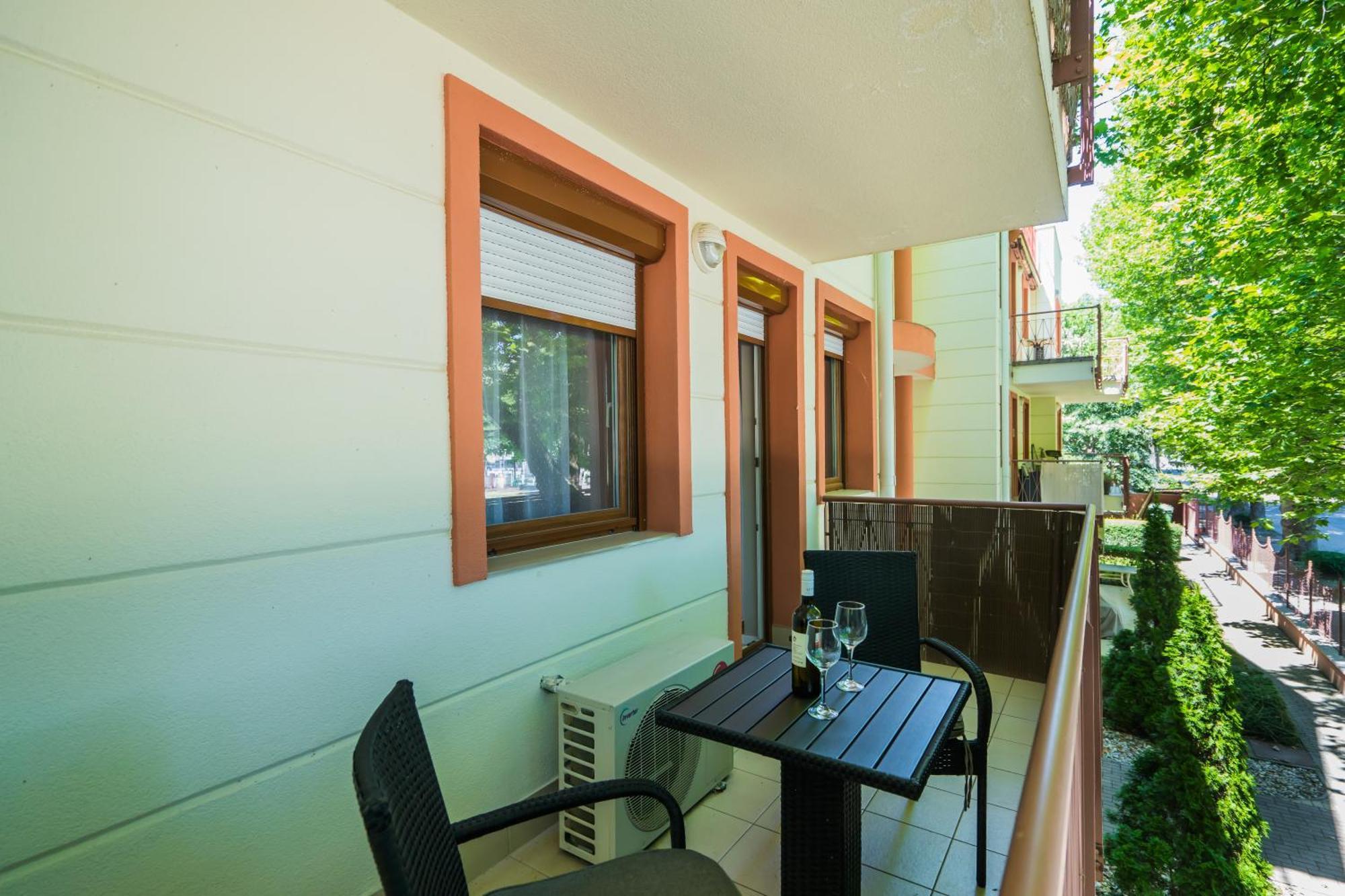 Plazs Home Apartman Siofok Ngoại thất bức ảnh